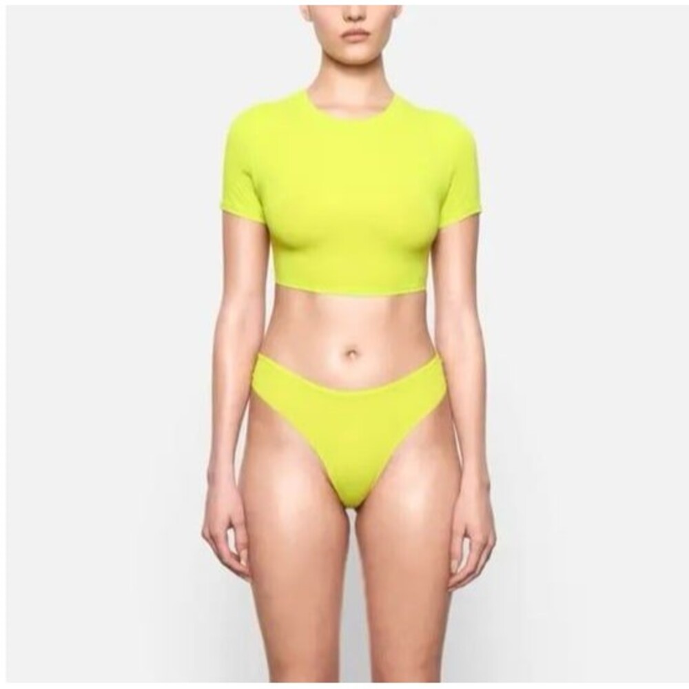 Skims Fits Everybody Super Cropped T-Shirt Neon Lime Size XL - Picture 2 of 11